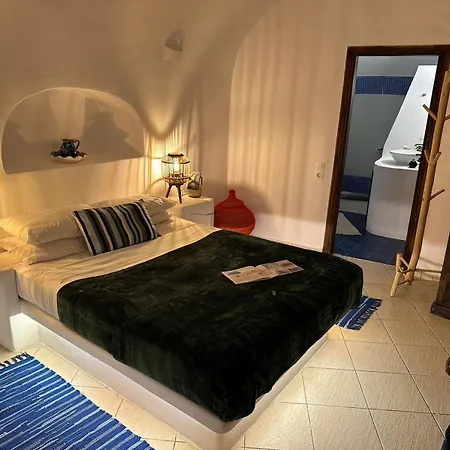 Anedosa Cave House Megalochori (Santorini)