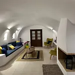 Anedosa Cave House *