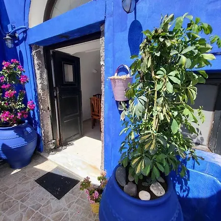 Anedosa Cave House *