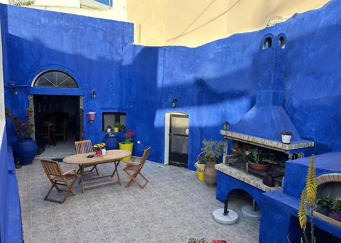 Anedosa Cave House *