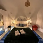Anedosa Cave House Nyaraló *