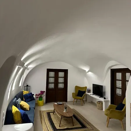 Anedosa Cave House * Megalochori (Santorini)