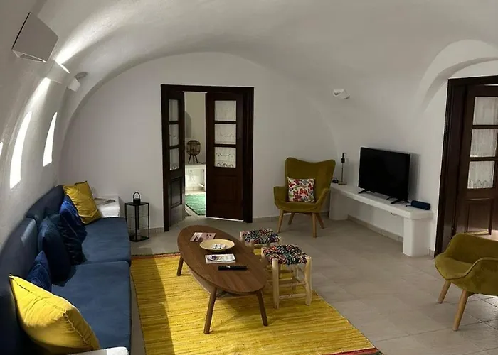 Anedosa Cave House メガロホリ