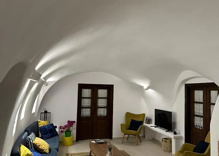 Anedosa Cave House * メガロホリ