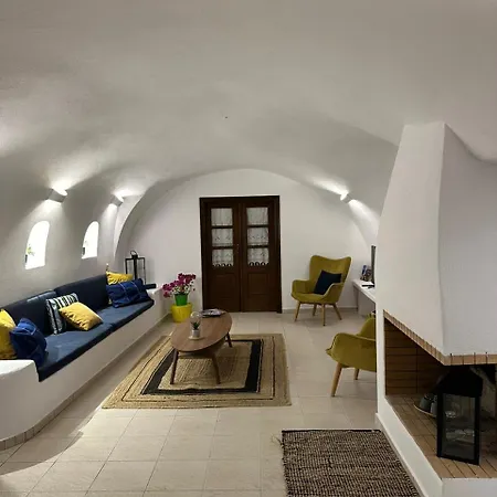 Anedosa Cave House *