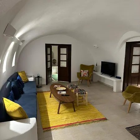 Anedosa Cave House Megalochori (Santorini)
