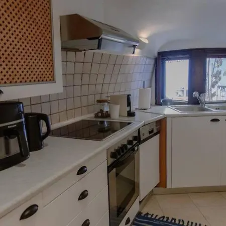 Anedosa Cave House *