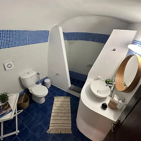 Anedosa Cave House *