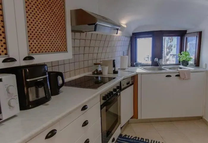 Anedosa Cave House *