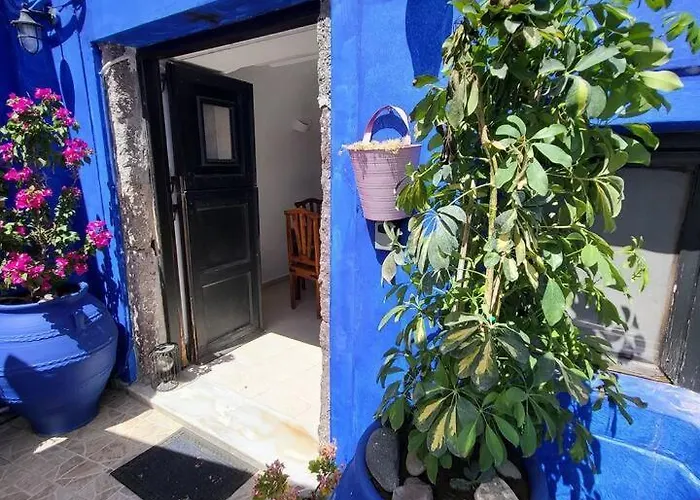 Anedosa Cave House *