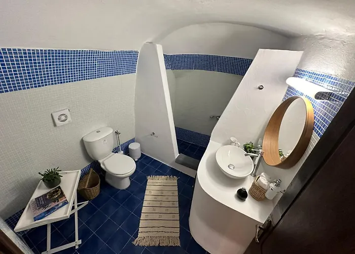 Anedosa Cave House *